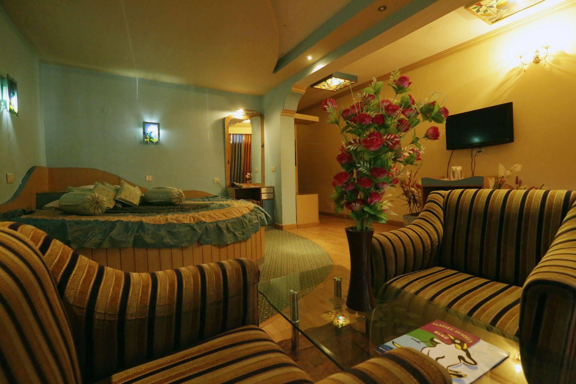 Hotel Glacier Resort Manali  Bagian luar foto